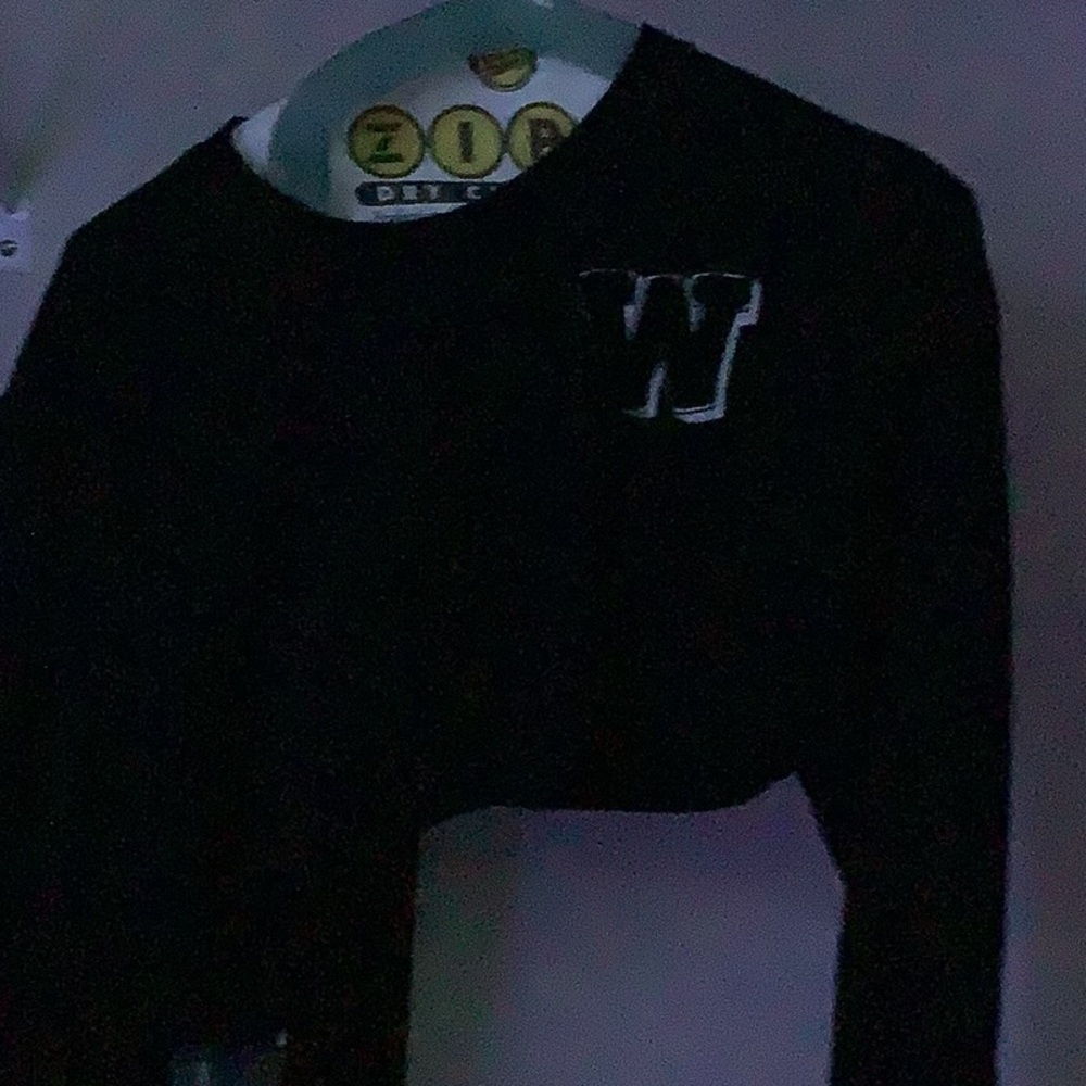cropped black hoodie